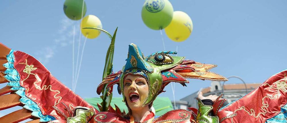 Buntes Berlin beim Karneval der Kulturen in Kreuzberg.