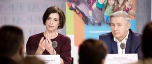 Berlins Ex-Regierender Klaus Wowereit und die Präsidentin des Wissenschaftszentrums Berlin, Jutta Allmendinger, stehen einer Kommission vor, die in den nächsten Monaten Vorschläge für Gesetzesänderungen erarbeiten sollen, um sexueller Belästigung am Arbeitsplatz besser zu begegnen.