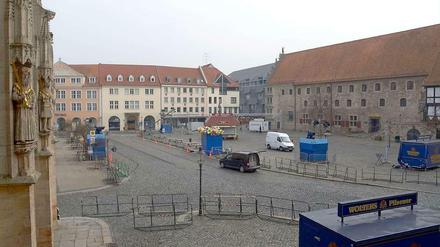 Spaßfreie Zone: Der abgesperrte Rathausplatz in Braunschweig.