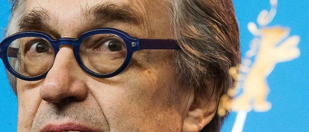 Wer kriegt Bär? Wim Wenders (Foto) hat seine Ehrenauszeichnung schon bekommen - doch seine Kollegen dürften am Samstag umso intensiver nach der Trophäe schielen.