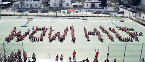 Der hilft nicht mehr. Die Taunus-Schule machte 2009 mit einer Aktion gegen die drohende Schließung auf sich aufmerksam - erfolgreich.