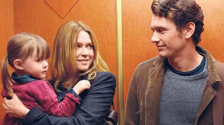 Patchwork-Harmonie. Tomas (James Franco) mit Ann (Marie-Josée Croze) und deren kleiner Tochter.