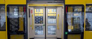 Türöffner. Die neuen Züge für das Kleinprofil sind schon da, aber die BVG braucht auch neue Waggons für das Großprofil.