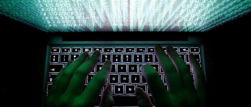 Die Angriffe von Hackern auf Firmen und Behörden nehmen zu.