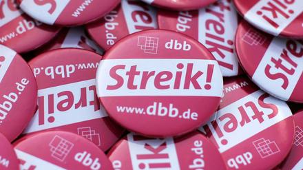 Der Deutsche Beamtenbund hatte am Donnerstag zu einem ersten Warnstreik aufgerufen.