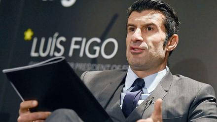 Viel Hochglanz, wenig Konzept: Fifa-Kandidat Luis Figo mit seinem Wahlprogramm im Londoner Wembley-Stadion.