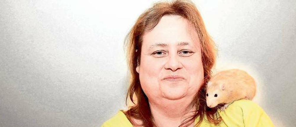 Immer dabei. Helena an ihrem Stammplatz auf Katrin Klauschkes Schulter.