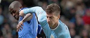 Matija Nastasic (r.) soll die Schalker Abwehr verstärken.