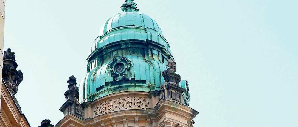 Der westliche Turm des Moabiter Kriminalgerichts.