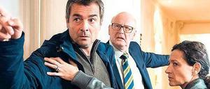 Der Banksegen hängt schief. Eugen Mattmann (Jean-Pierre Cornu, Mitte) pfeift seine Kommissare Reto Flückiger (Stefan Gubser) und Liz Ritschard (Delia Mayer) zurück.