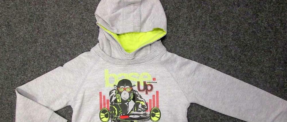 Der Kapuzenpulli des getöteten Achtjährigen in Freiburg.