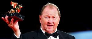 Roy Andersson mit dem Goldenen Löwen der 71. Filmfestspiele Venedig.