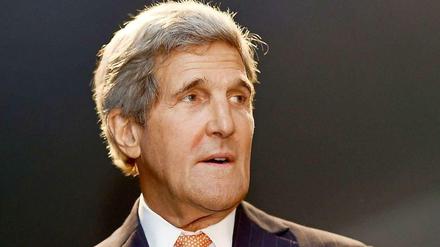 US-Außenminister John Kerry spricht mit dem Chef der Arabischen Liga, Nabil al-Arabi.