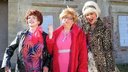 Drei Neuköllnerinnen in der Uckermark: Jutta Hartmann, Edith Schröder und Biggi van Blond.