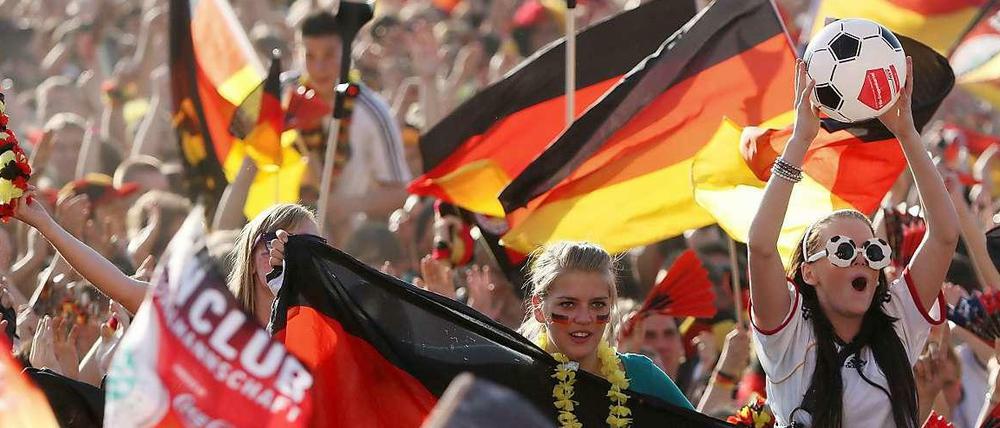 Wer sich Fußballspiele anschaut, tut was für die Gesundheit. 