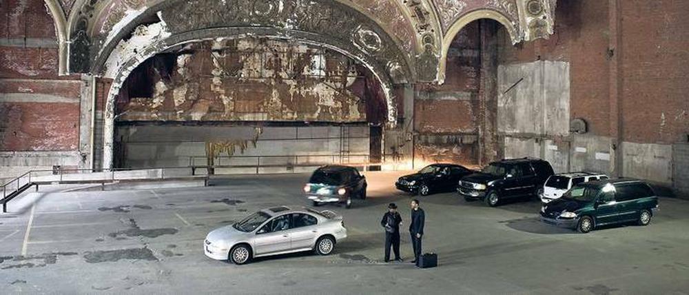 Drive-in-Theatre - das gibt es nur in den USA. In der Autostadt Detroit entbehrt die Umwidmung des einst prächtigen Theaters zum Parkhaus nicht einer gewissen Ironie.