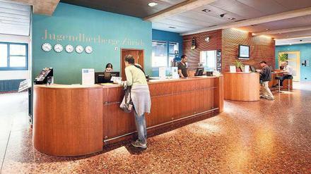 Wer hat’s erfunden? Nein, schicke Youth Hostels, die wie hier in Zürich eher an Hotels erinnern, sind nicht original Schweizer Art. Doch die Eidgenossen ziehen nach.