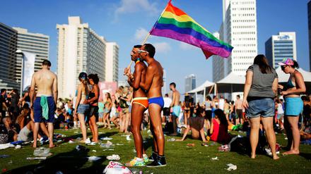 Insgesamt rund 150.000 Menschen feiern an diesem Wochenende in Tel Aviv.