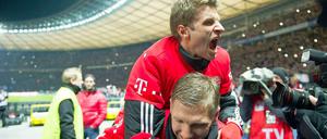 Gewinner. Am 25 März siegte der FC Bayern München mit 3:1 über Hertha BSC. Tags darauf legte die BMW-Aktie deutlich zu. 