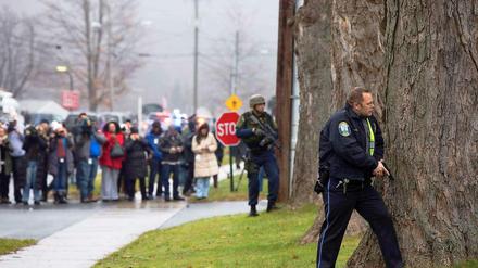 In Newtown lief ein 20-Jähriger Amok und tötete 27 Menschen. Es gibt viele solcher Amokläufe. Immer sind die Täter junge Männer.