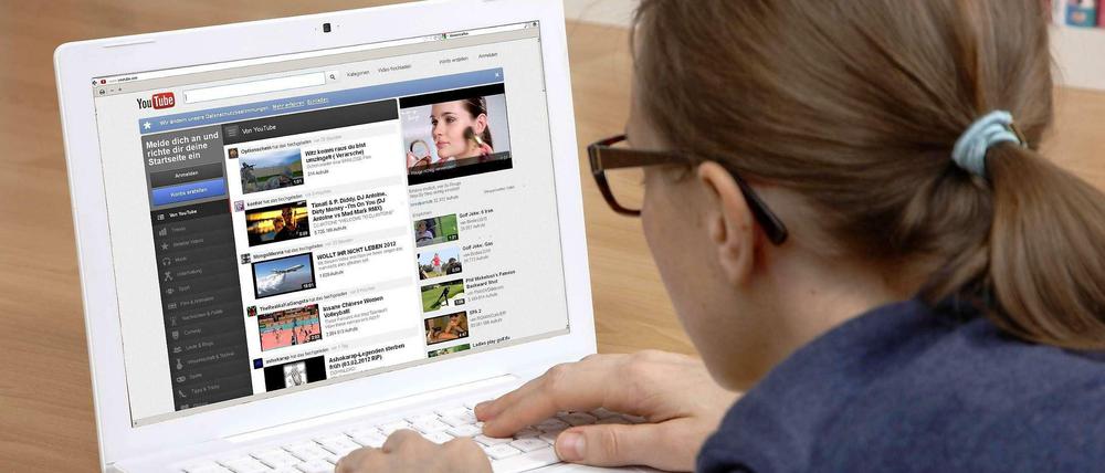 Telekommunikationsanbieter wollen kostenpflichtige "Überholspuren" im Internet möglich machen.