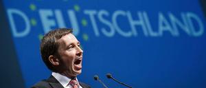 Über den Euro redet der Parteichef der AfD, Bernd Lucke, auf dem Parteitag in Aschaffenburg nur noch am Rande.