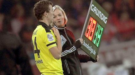 Bibiana Steinhaus: Polizistin und Fußball-Schiedsrichterin