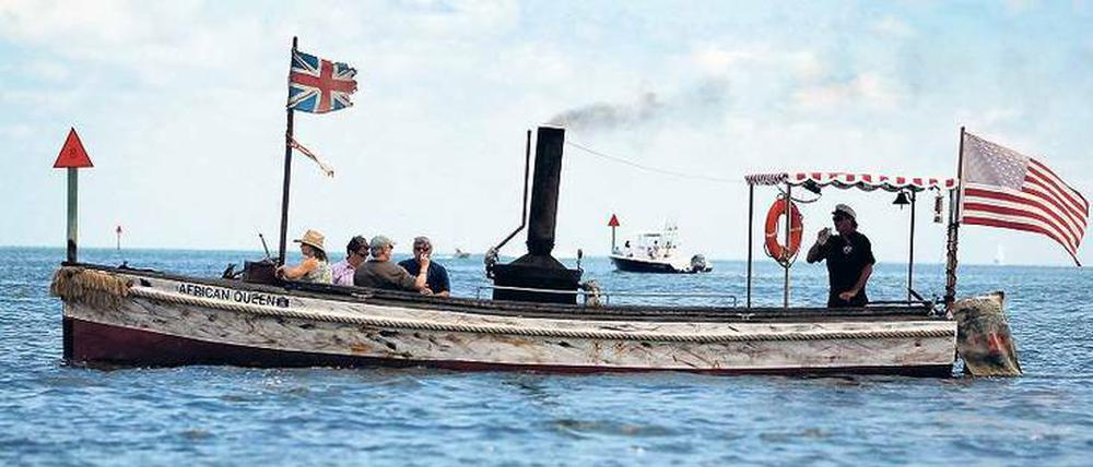 Volldampf voraus. Kapitän Lance Holmquist hat die „African Queen“, legendäre Requisite des gleichnamigen Films von 1951, restauriert. Heute schippert er Touristen durch die Keys in Florida.