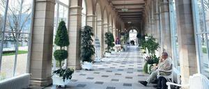 Stilvoll. 90 Meter lang ist die Wandelhalle des Kurbades und damit die größte Europas. 