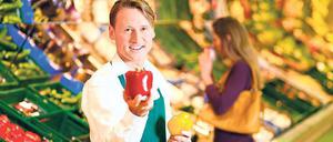 Gemüse und mehr. Von einer guten Ausbildung im Supermarkt kann man ausgehen, wenn ein Unternehmen dafür eine hauptamtliche Abteilung hat. Foto: Kzenon Fotolia