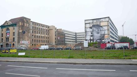 Baut hier wer? Die Breite Straße wird nach Eröffnung des Humboldtforums begehrtes Baugebiet. Noch stehen hier die Reste des ehemaligen DDR-Bauministeriums.