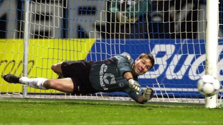 Der ehemalige Hertha-Torwart Christian Fiedler erhält 579,000 vom Verein, nachdem er als Torwart-Trainer entlassen wurde. 