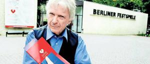 In Vorfreude. Knut Koch vor dem Haus der Berliner Festspiele.
