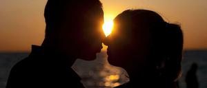 Drei Teenager sitzen in Marokko hinter Gittern, weil zwei sich küssten und einer davon ein Foto machte. Das Foto landete auf Facebook.