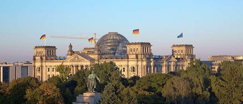 Die Kuppel des Reichstagsgebäudes in Berlin.