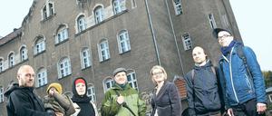 Hoffen auf den Zuschlag. Die Lichtenberger Initiative „Kultwache Rathausstern“ möchte das Grundstück eines landeseigenen Unternehmens an der Rathausstraße 12 kaufen. Geplant sind Kita, Wohnungen, Gärten, Ateliers. Foto: G. Moritz