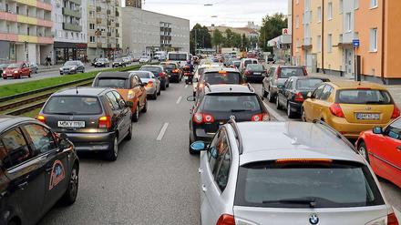 Dicht an dicht. Eine Bund-Länder-Kommission spricht sich unter anderem für eine CityMaut in größeren Städten wie hier in München aus.