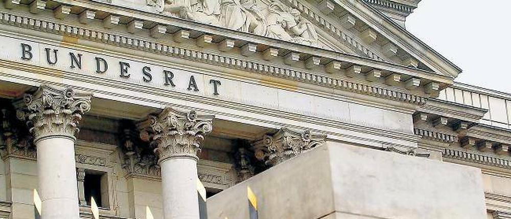 Bleibt der Bundesrat Oppositionskammer? Oder schafft Rot-Grün es in letzter Minute noch im Bund und in Hessen? Dann wären beide Kammern „gleichfarbig“.