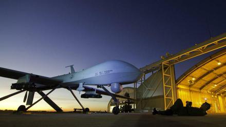 Drohne vom Typ Predator MQ-1. Auf Basis dieses Modells entstand auch die weiterentwickelte "Predator MQ-9 Reaper", die offenbar nun der Bundeswehr angeboten wird.