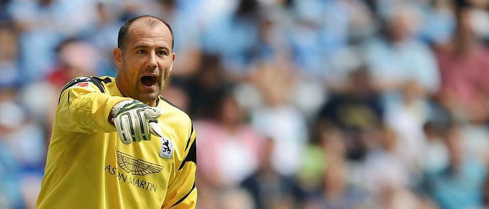 Der frühere Hertha-Torwart Gabor Kiraly hielt in der Schlussphase den Sieg für die Löwen fest.
