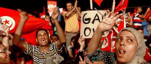 Wieder demonstrierten Tausende in Tunesien.