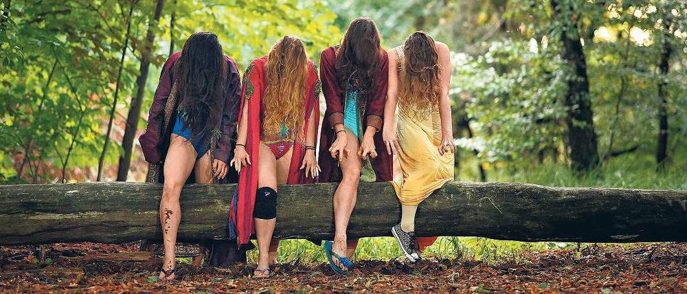 Waldweben. Melusinen irren durch den Berliner Forst..