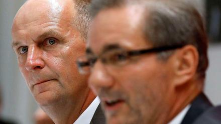 Dietmar Woidke (links) wird neuer Regierungschef in Brandenburg. Mattias Platzeck gab am Montag offiziell seinen Rücktritt bekannt. 