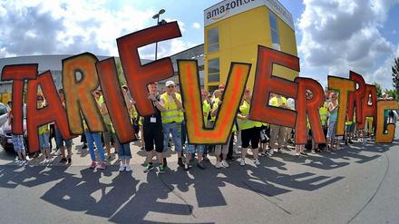 Amazon-Mitarbeiter in Leipzig demonstrieren für einen Tarifvertrag