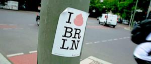 Berlin ist kacke. Das findet zumindest so mancher Fußgänger angesichts der vielen Hundehaufen.