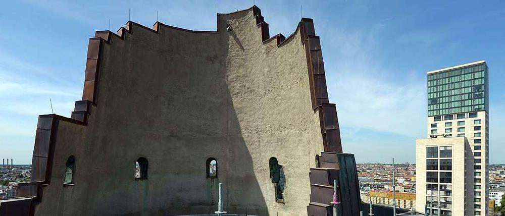 Innenansicht. Auch die Spitze der Turmruine wurde saniert.