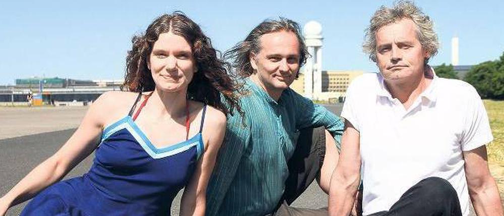 Feldspieler. Bille Behr, Stefan Behr und Martin Thoms (v. l.) von Theater Anu. 