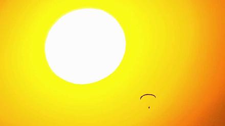 Die Sonne strahlt.