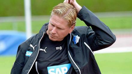 Fehler vermeiden. Trainer Markus Gisdol hat den Kader umgekrempelt. 