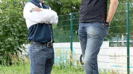 Volker Zerbe (r.), 45, erzielte in 586 Bundesligaspielen für Lemgo 1977 Tore. Seit Juni arbeitet er als Sportkoordinator für Bob Hanning (l.) und den Handball-Bundesligisten Füchse Berlin.